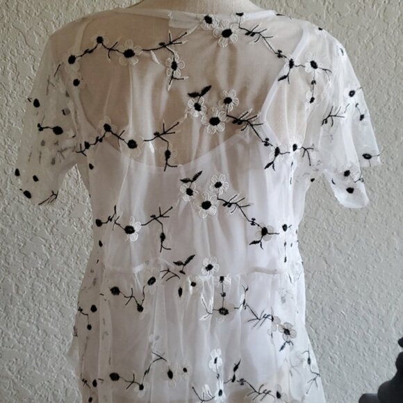 Sheer floral peplum top - Picture 4 of 5